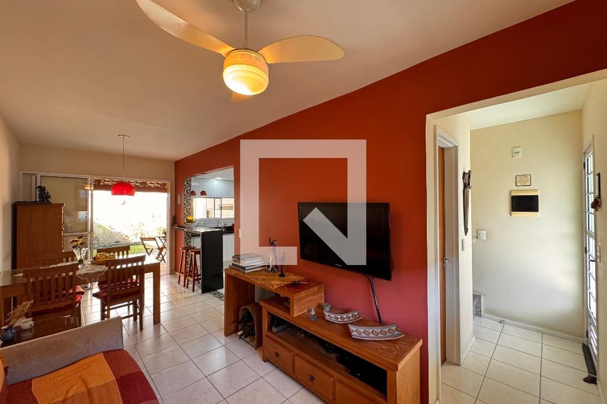 Casa, 3 quartos, 84 m² - Foto 1