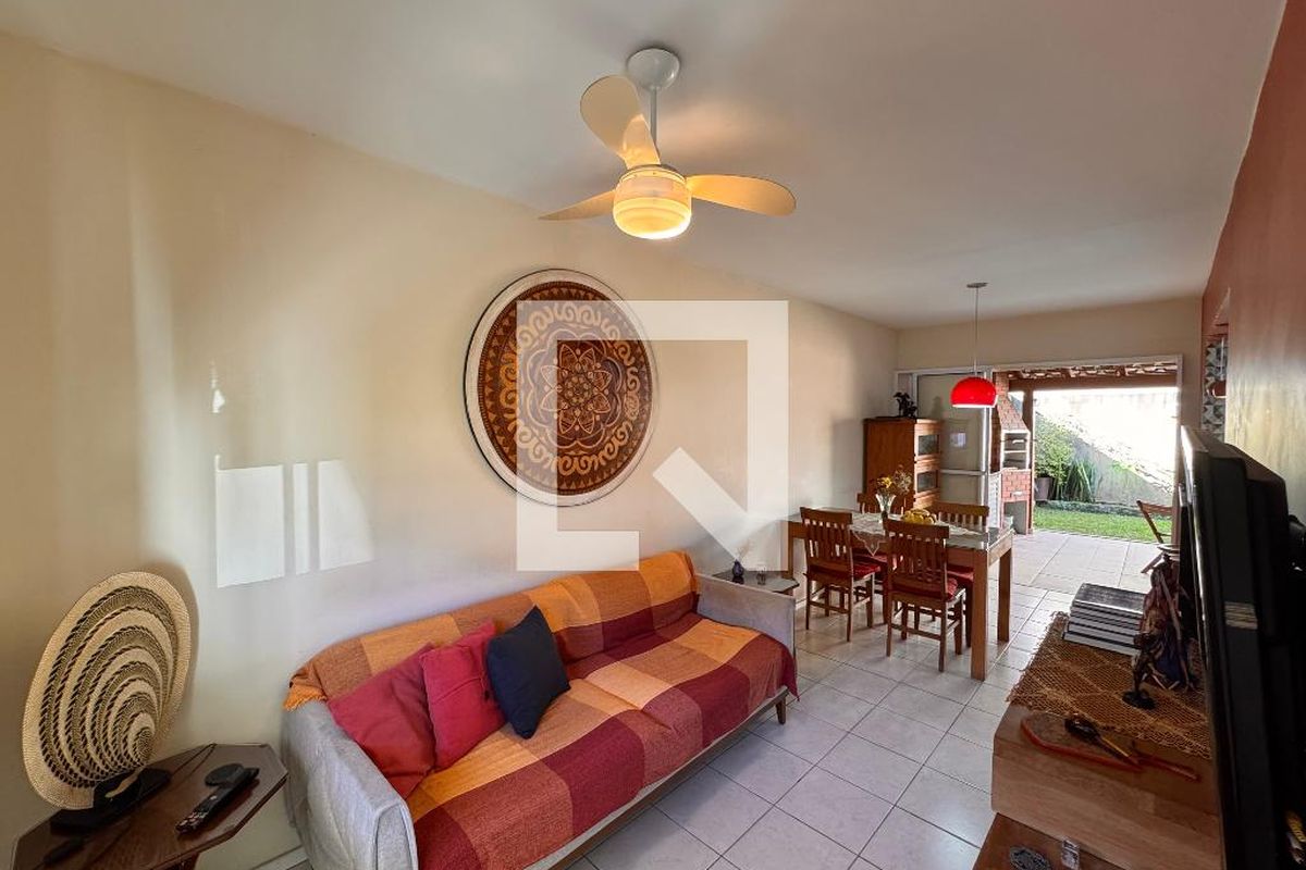 Casa, 3 quartos, 84 m² - Foto 2