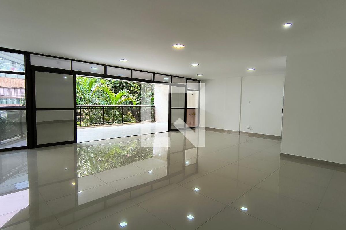 Apartamento, 3 quartos, 181 m² - Foto 1