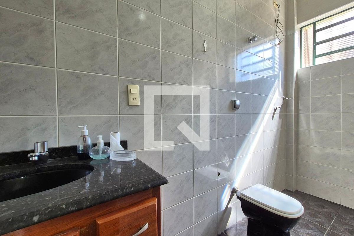 Casa à Venda - Parque Prado, 5 Quartos,  280 m2 em , Campinas - sp | SoloBR