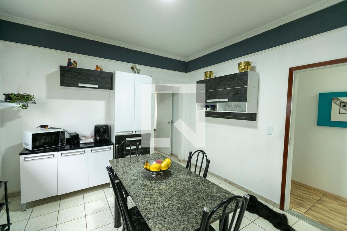 Casa à Venda - Jardim Chapadão, 4 Quartos,  318 m2 em , Campinas - sp | SoloBR