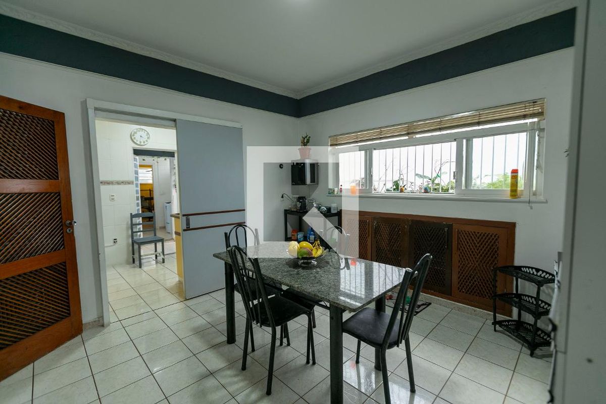 Casa à Venda - Jardim Chapadão, 4 Quartos,  318 m2 em , Campinas - sp | SoloBR