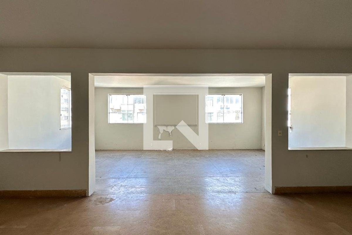 Cobertura, 3 quartos, 251 m² - Foto 2