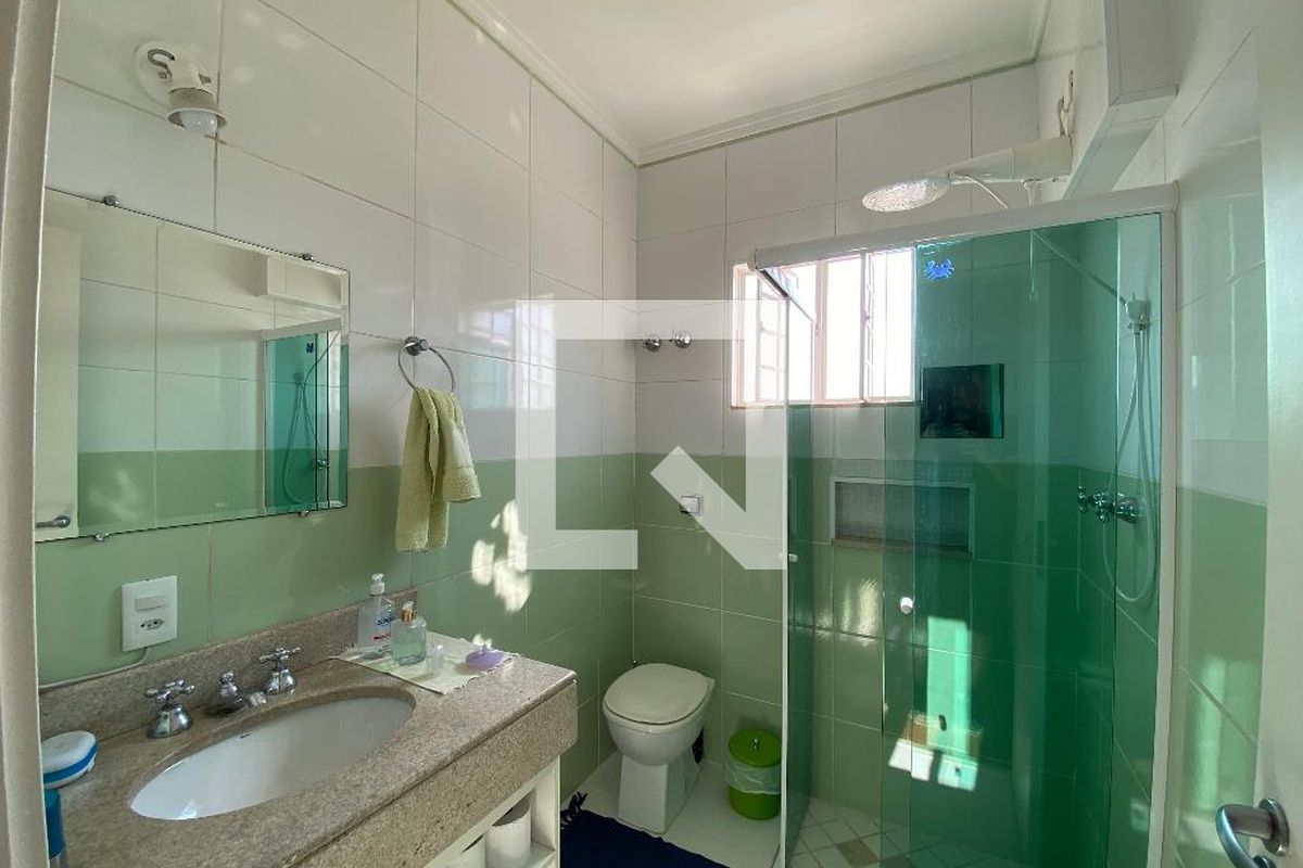 Casa, 4 quartos, 240 m² - Foto 44
