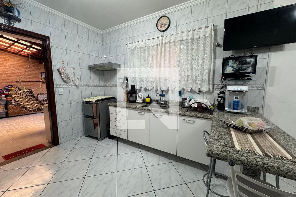 Casa, 3 quartos, 200 m² - Foto 10