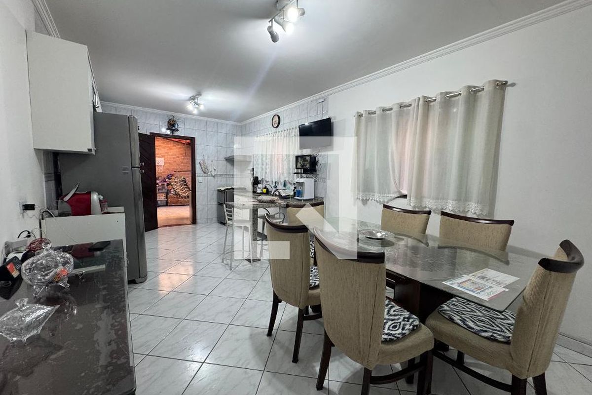 Casa, 3 quartos, 200 m² - Foto 13