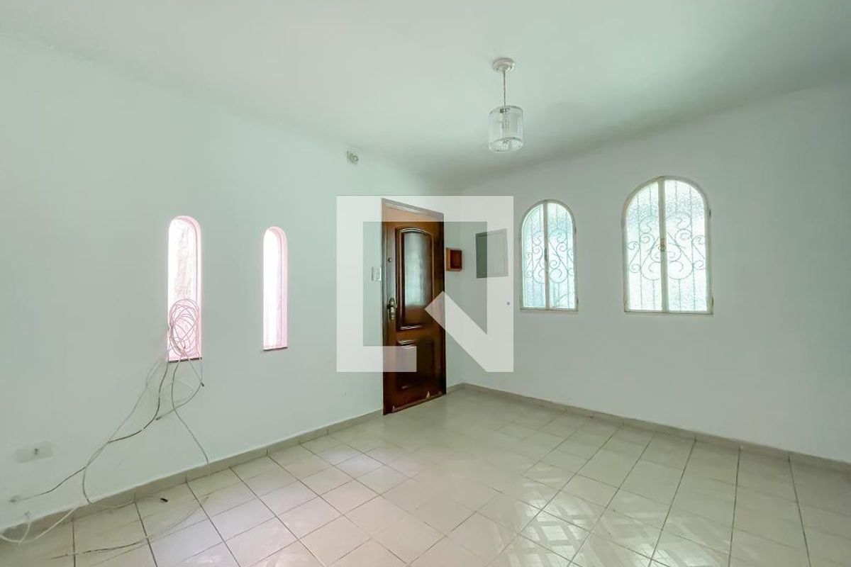 Casa, 4 quartos, 238 m² - Foto 2