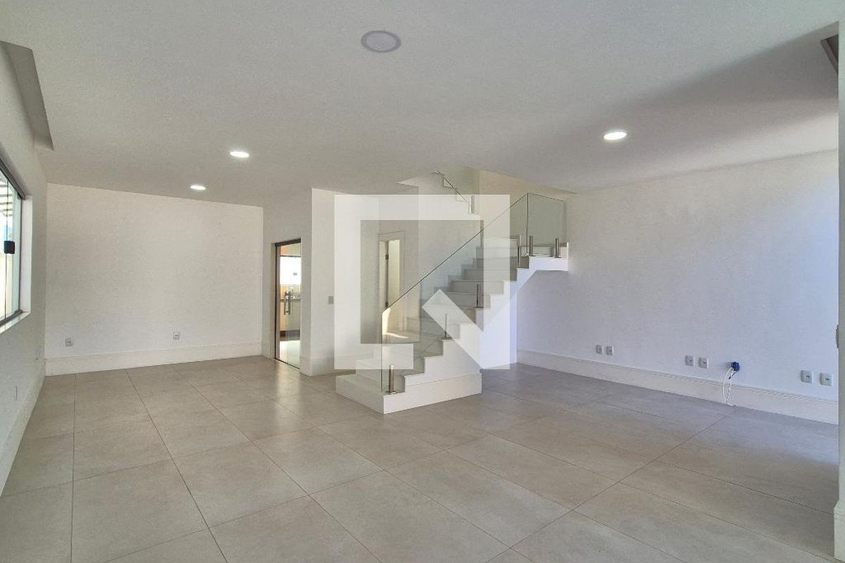 Casa, 3 quartos, 334 m² - Foto 1