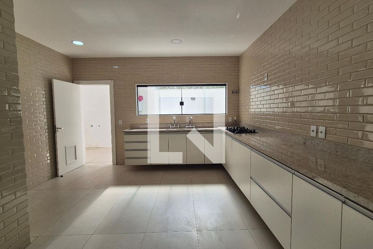 Casa, 3 quartos, 334 m² - Foto 52