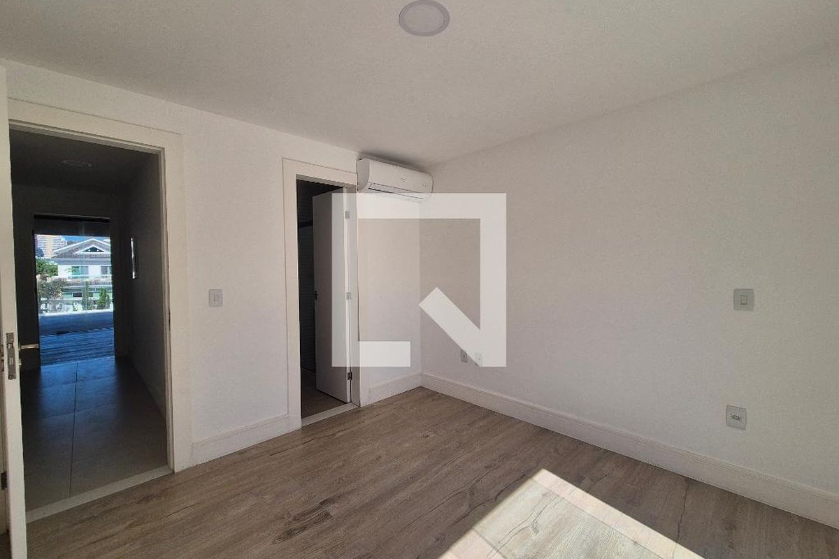 Casa, 3 quartos, 334 m² - Foto 34