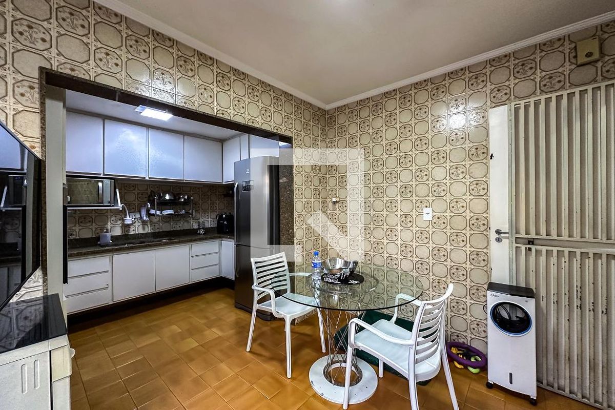 Casa, 3 quartos, 250 m² - Foto 38