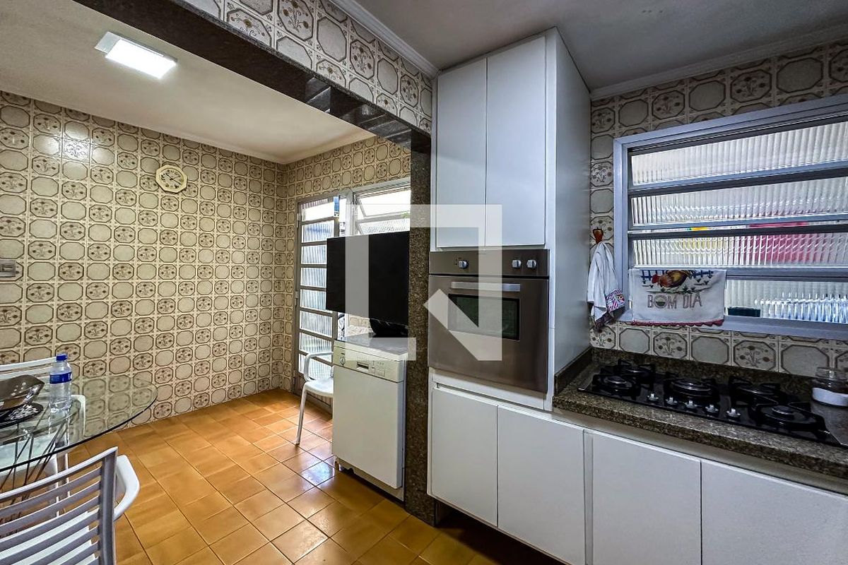 Casa, 3 quartos, 250 m² - Foto 47