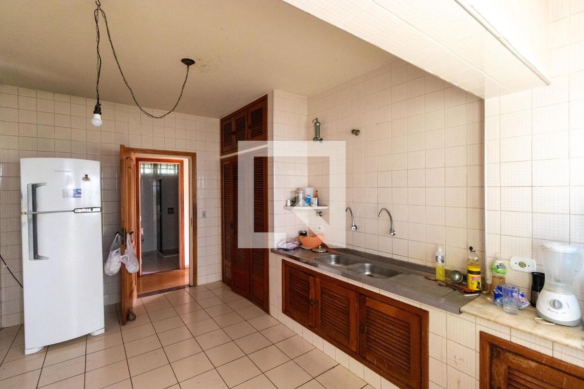 Casa à Venda - Nova Campinas, 4 Quartos,  178 m2 em , Campinas - sp | SoloBR