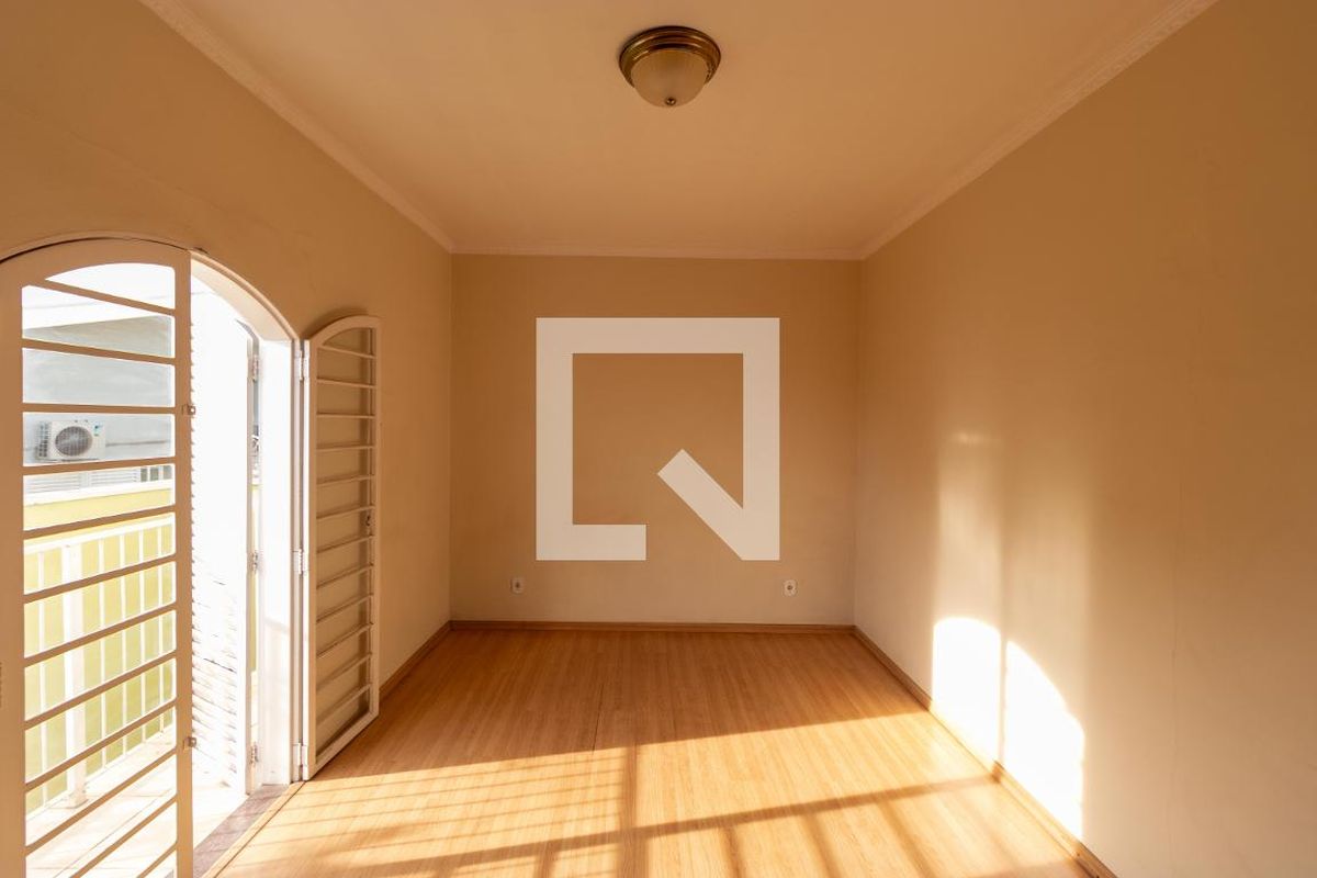 Casa à Venda - Nova Campinas, 4 Quartos,  178 m2 em , Campinas - sp | SoloBR