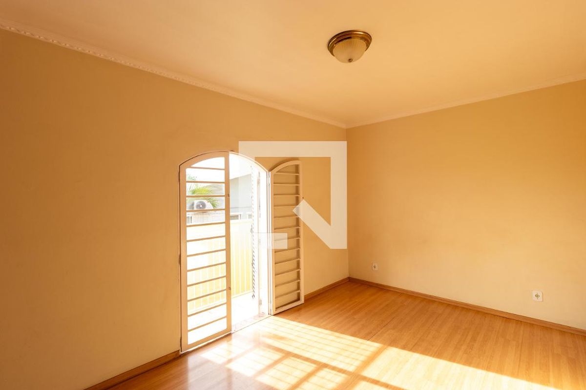 Casa à Venda - Nova Campinas, 4 Quartos,  178 m2 em , Campinas - sp | SoloBR