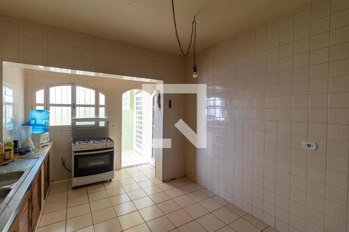Casa à Venda - Nova Campinas, 4 Quartos,  178 m2 em , Campinas - sp | SoloBR