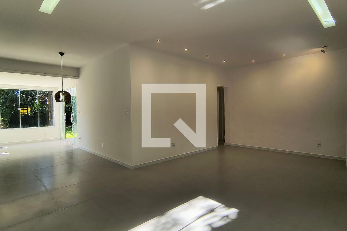 Casa, 3 quartos, 1230 m² - Foto 3