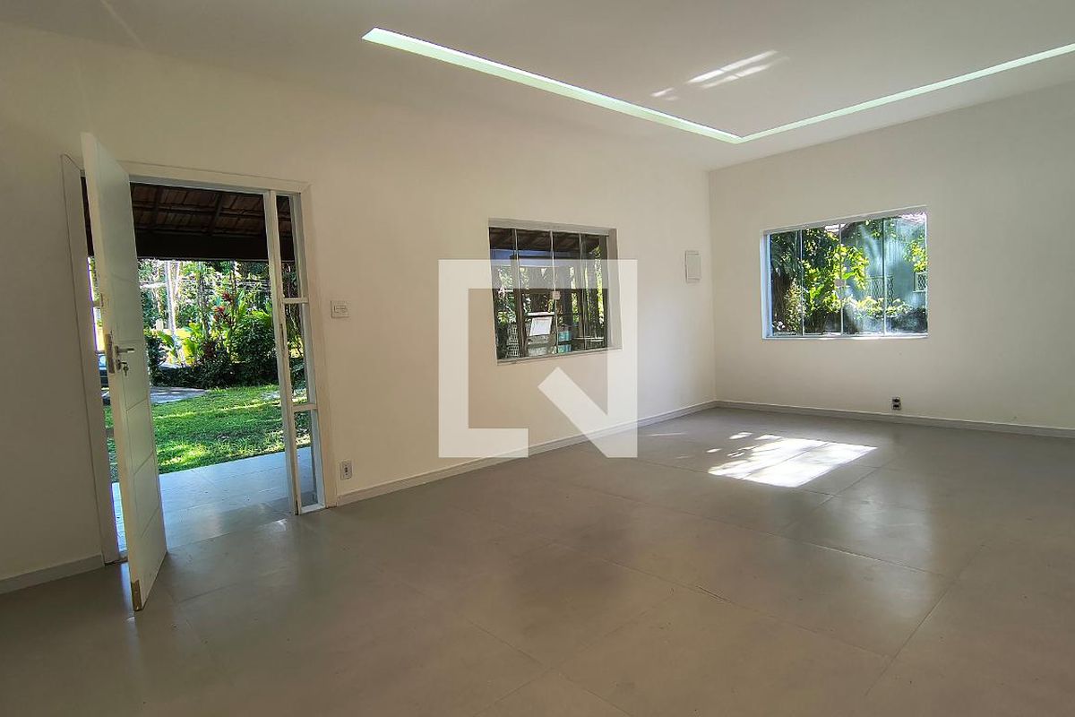 Casa, 3 quartos, 1230 m² - Foto 1