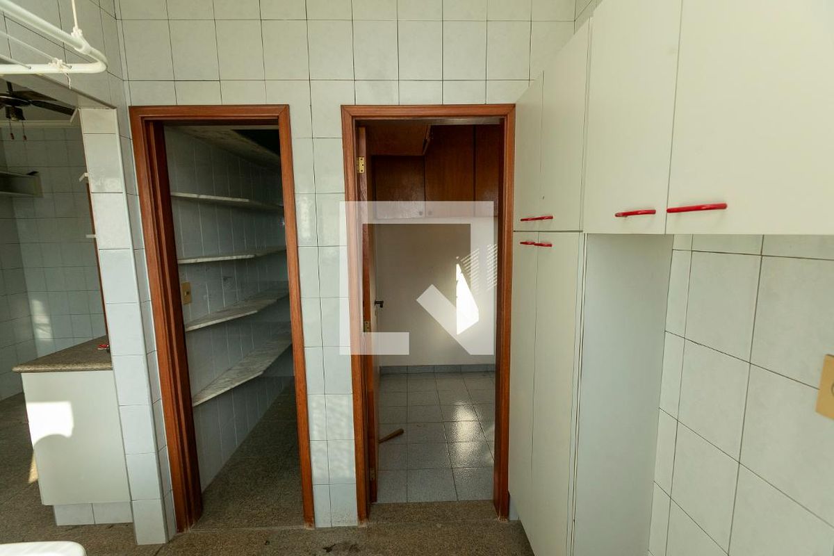 Apartamento à Venda - Centro, 4 Quartos,  284 m2 em , Campinas - sp | SoloBR
