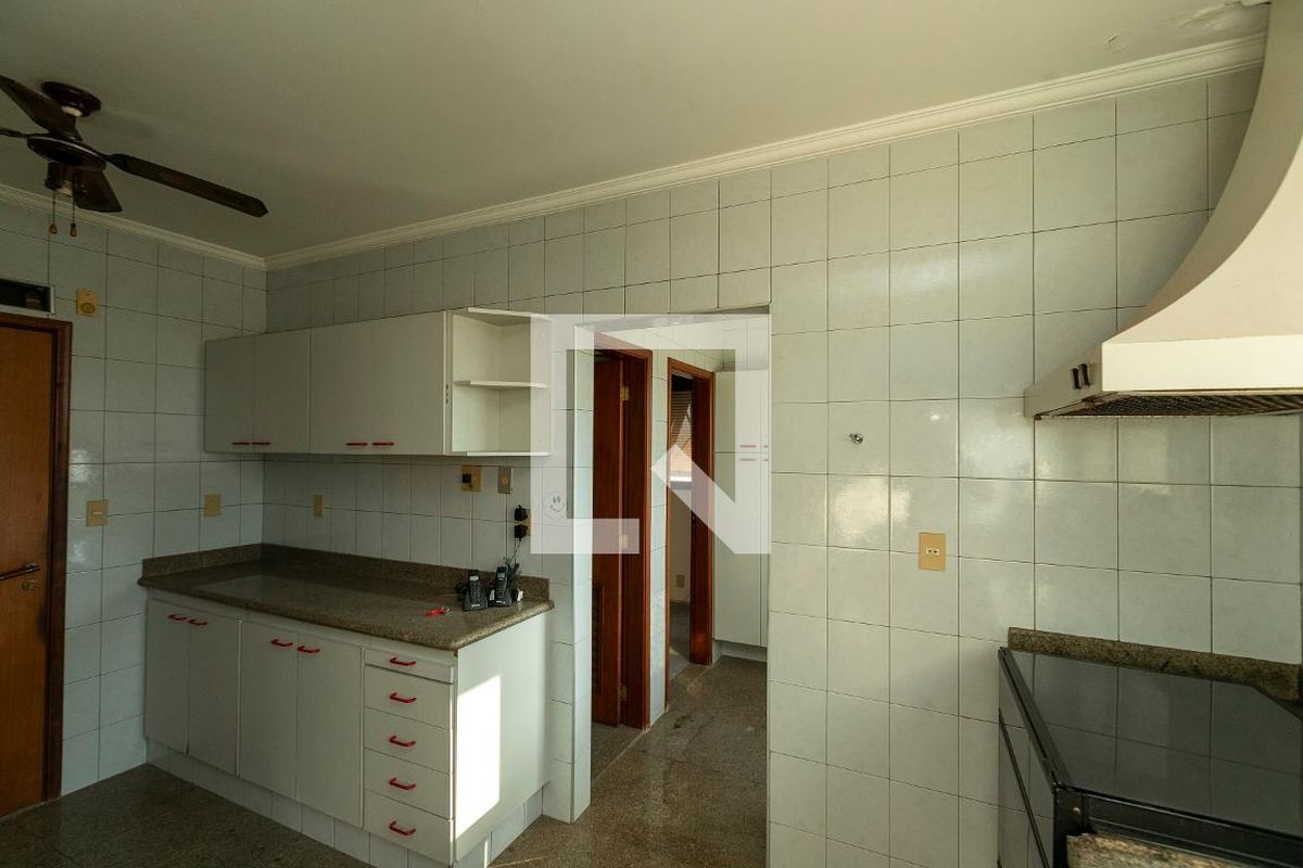 Apartamento à Venda - Centro, 4 Quartos,  284 m2 em , Campinas - sp | SoloBR