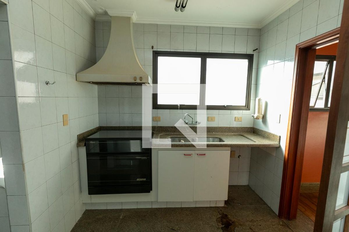 Apartamento à Venda - Centro, 4 Quartos,  284 m2 em , Campinas - sp | SoloBR