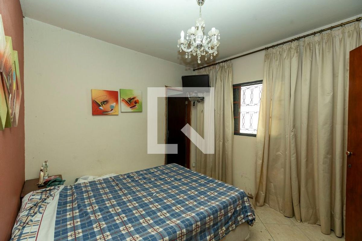 Casa à Venda - Jardim Santana, 3 Quartos,  250 m2 em , Campinas - sp | SoloBR