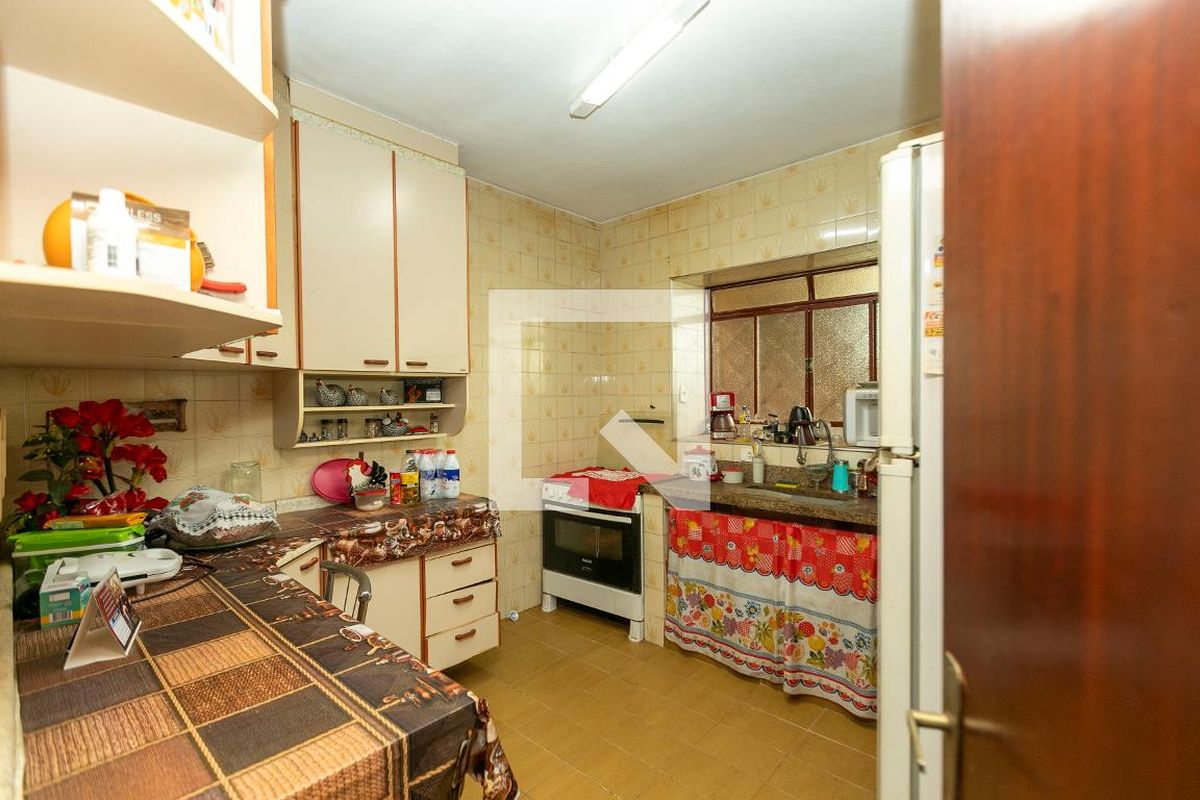 Casa à Venda - Jardim Santana, 3 Quartos,  250 m2 em , Campinas - sp | SoloBR