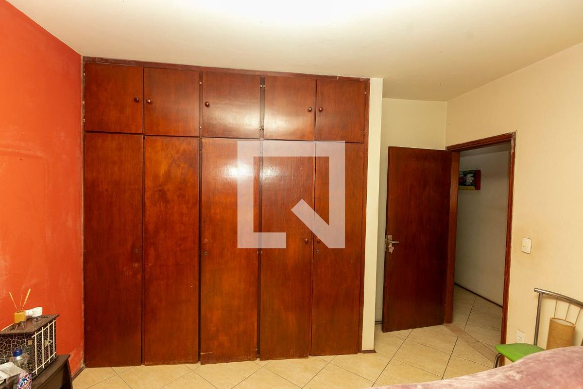 Casa à Venda - Jardim Santana, 3 Quartos,  250 m2 em , Campinas - sp | SoloBR