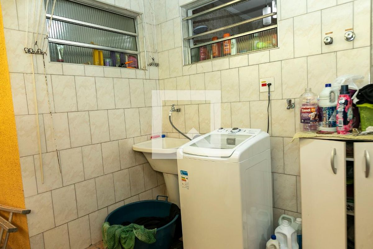 Casa à Venda - Jardim Santana, 3 Quartos,  250 m2 em , Campinas - sp | SoloBR