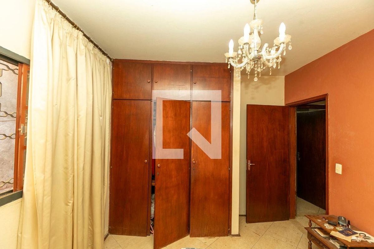 Casa à Venda - Jardim Santana, 3 Quartos,  250 m2 em , Campinas - sp | SoloBR
