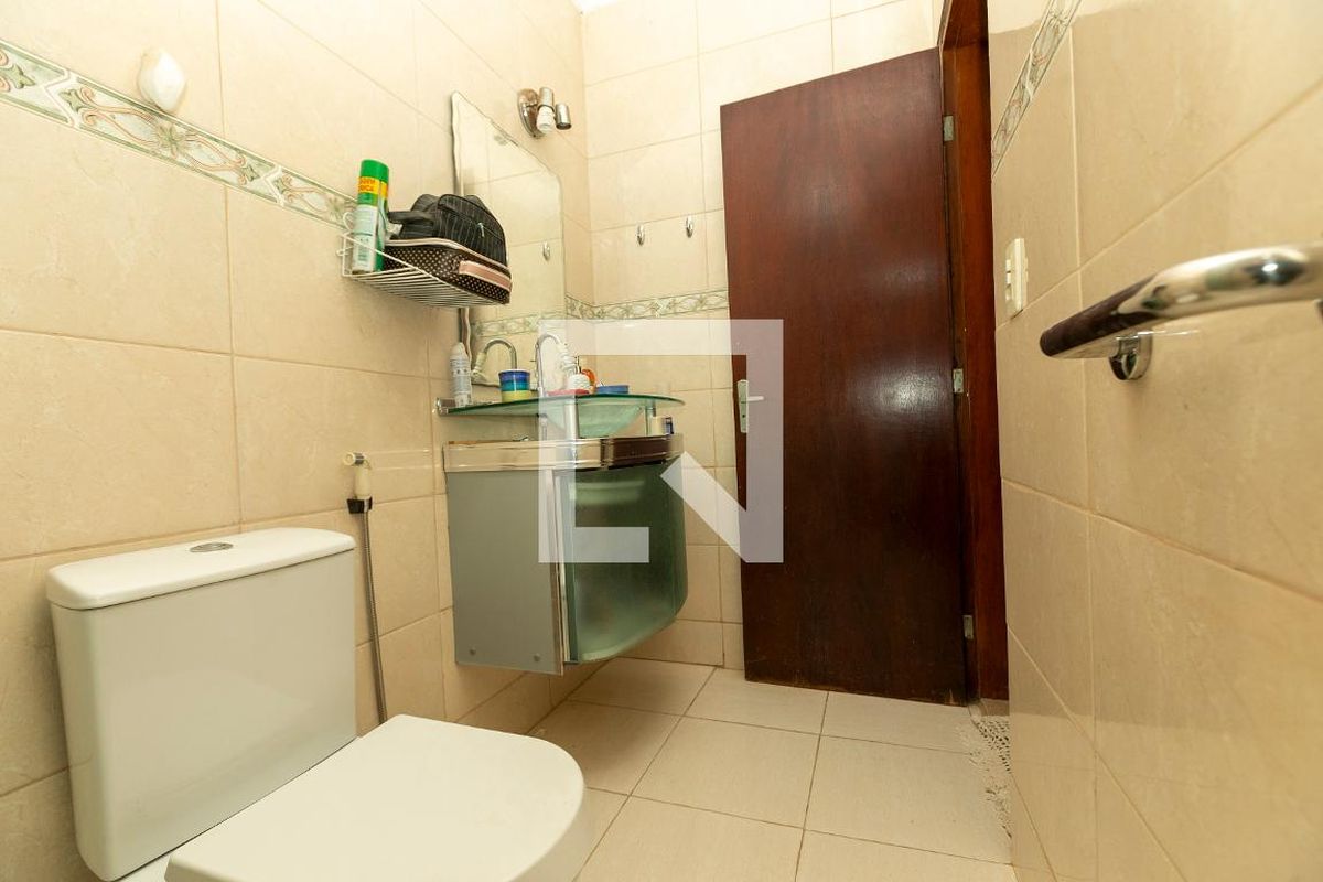 Casa à Venda - Jardim Santana, 3 Quartos,  250 m2 em , Campinas - sp | SoloBR