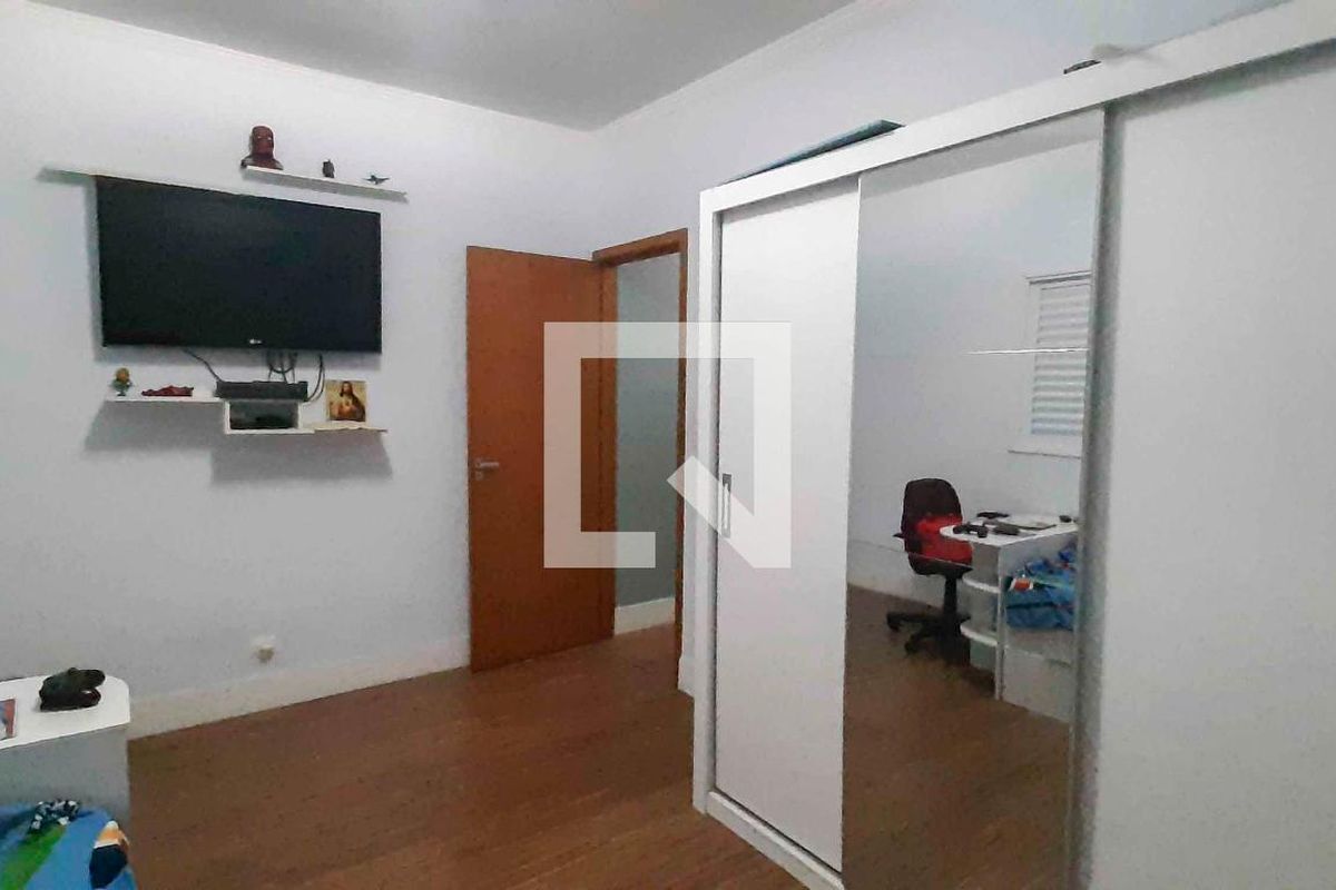 Casa, 4 quartos, 250 m² - Foto 45