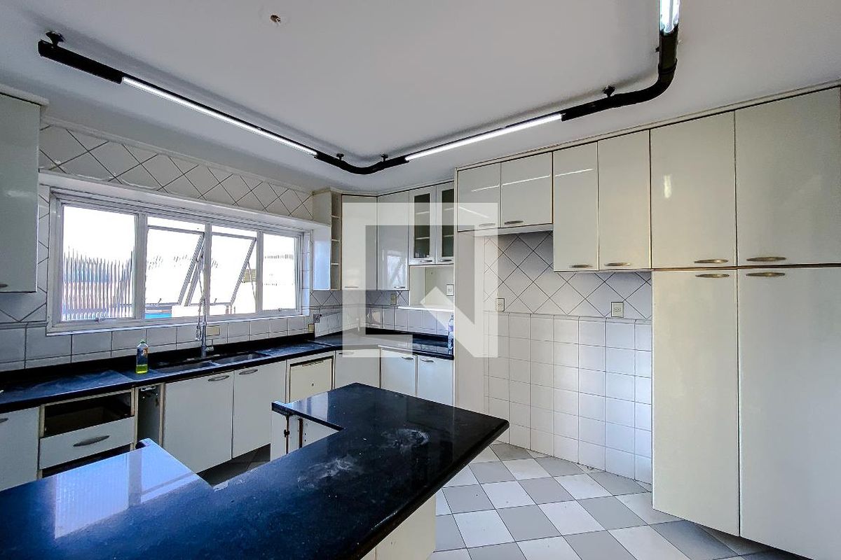 Casa, 4 quartos, 257 m² - Foto 46