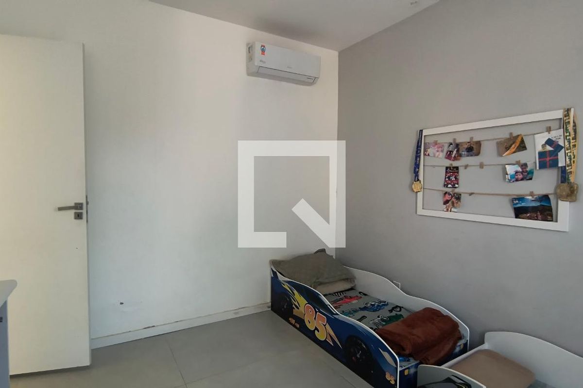 Casa, 3 quartos, 240 m² - Foto 31