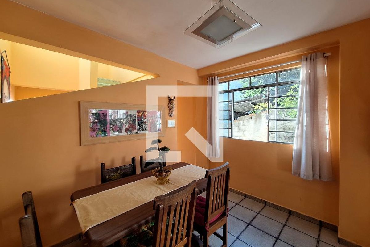 Casa, 4 quartos, 215 m² - Foto 2