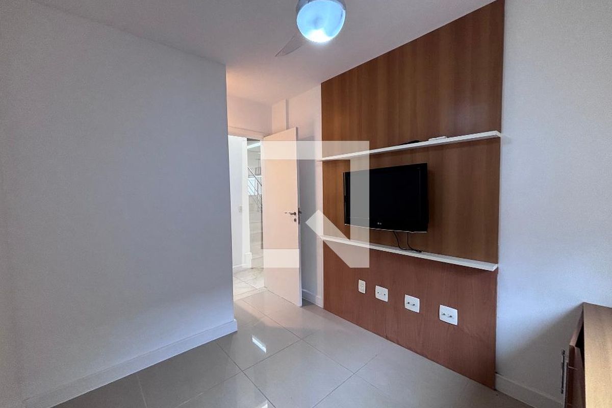 Casa, 4 quartos, 240 m² - Foto 13