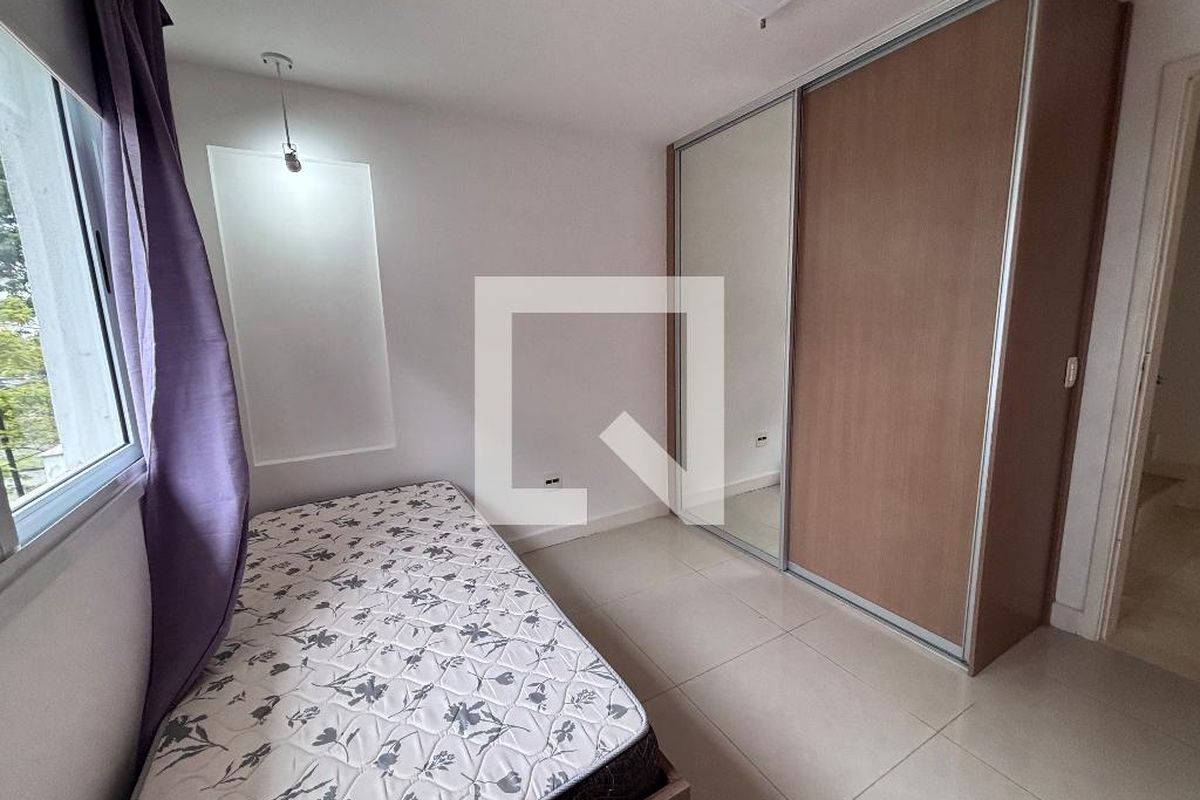 Casa, 4 quartos, 240 m² - Foto 44