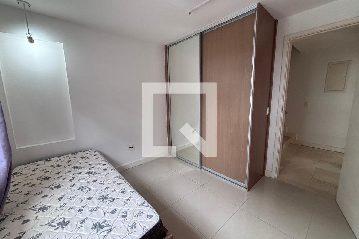Casa, 4 quartos, 240 m² - Foto 45
