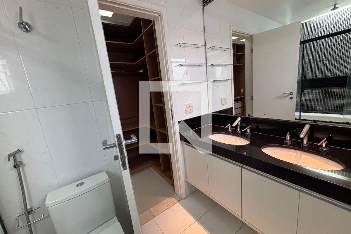 Casa, 4 quartos, 240 m² - Foto 33