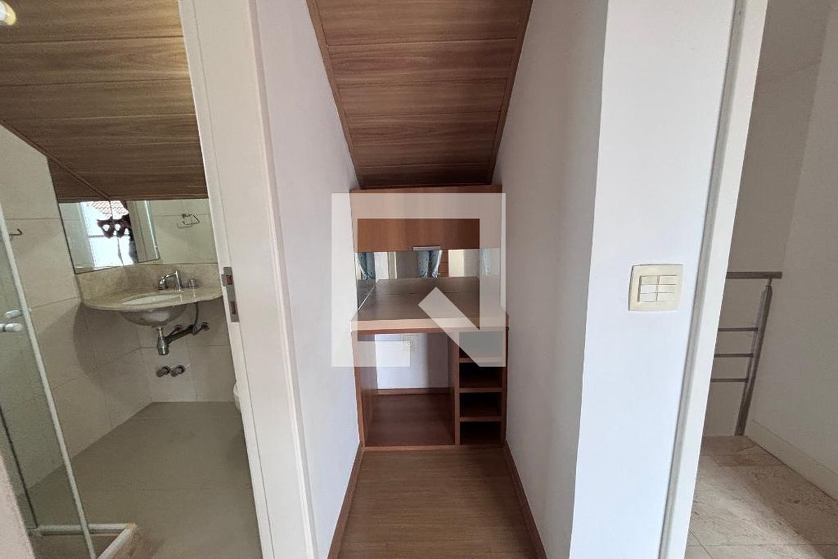 Casa, 4 quartos, 240 m² - Foto 54