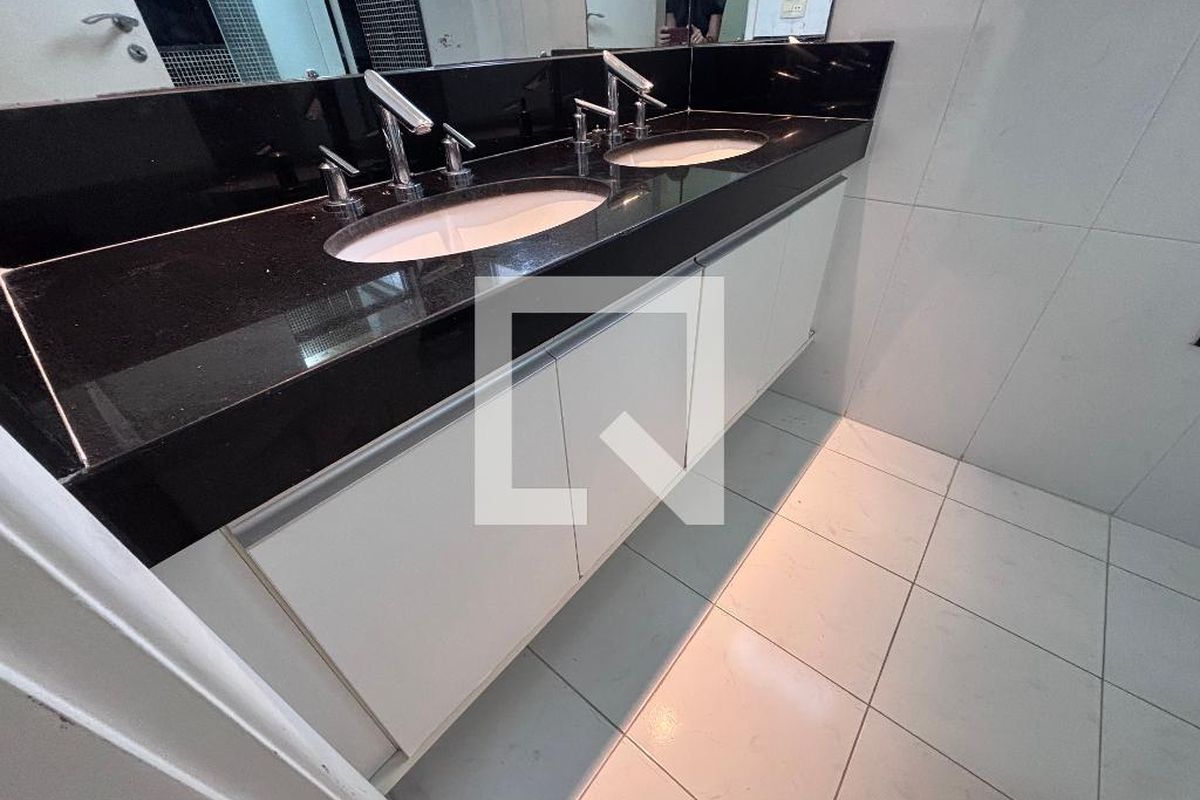 Casa, 4 quartos, 240 m² - Foto 30