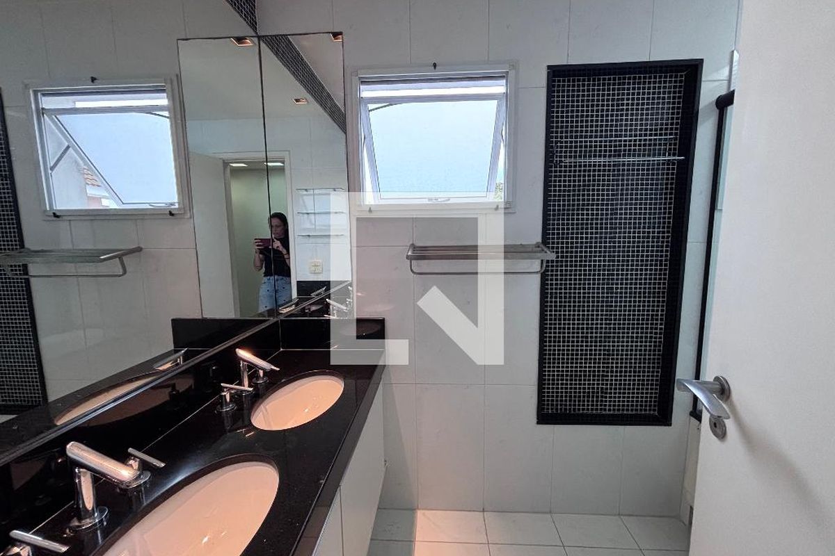 Casa, 4 quartos, 240 m² - Foto 29