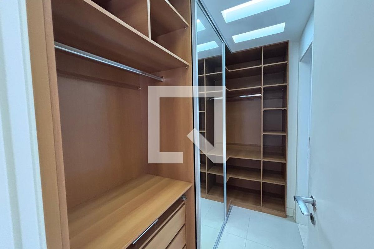 Casa, 4 quartos, 240 m² - Foto 26