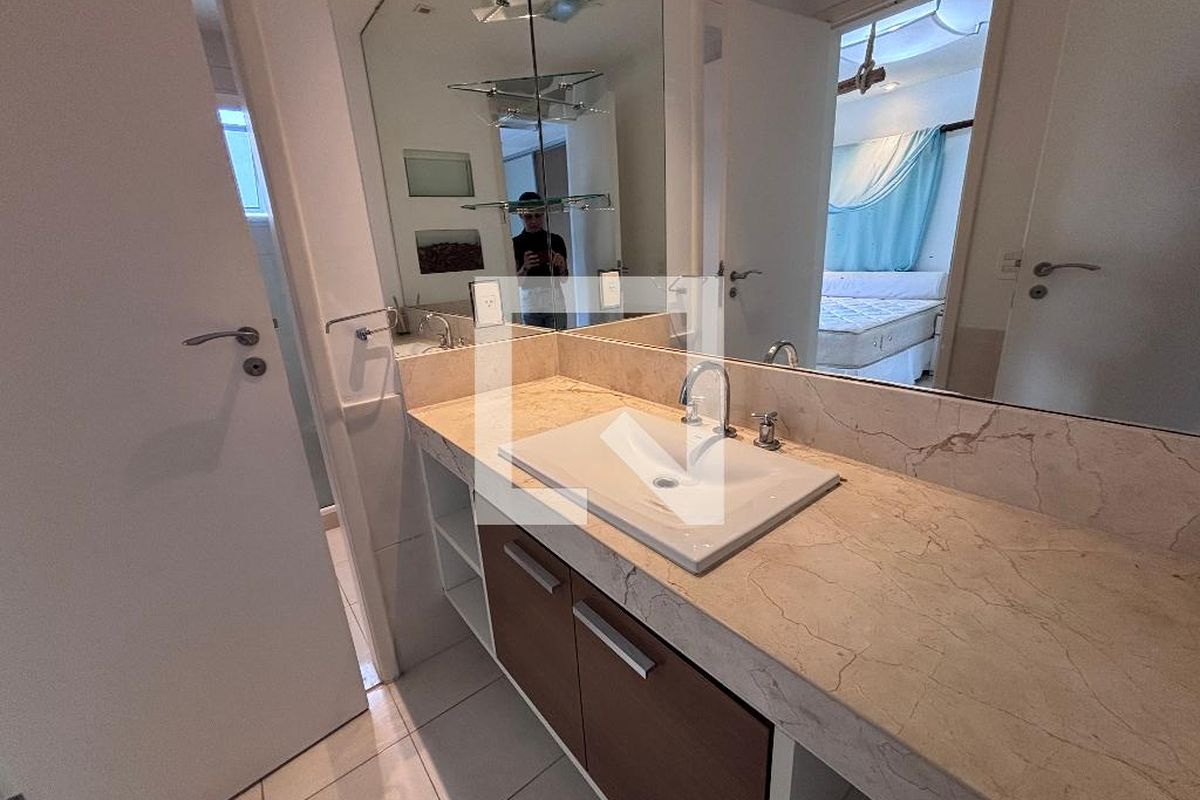 Casa, 4 quartos, 240 m² - Foto 40