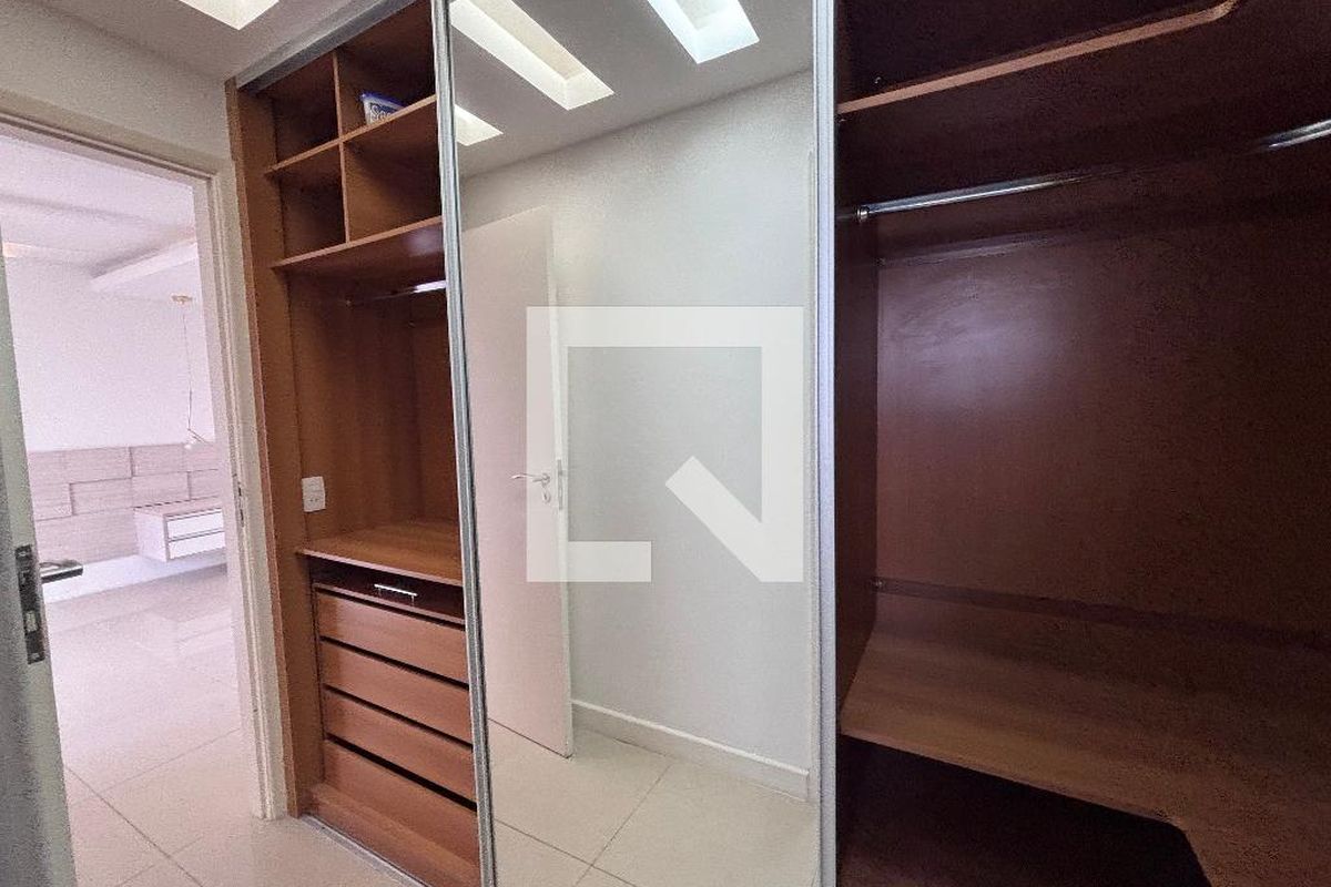 Casa, 4 quartos, 240 m² - Foto 28