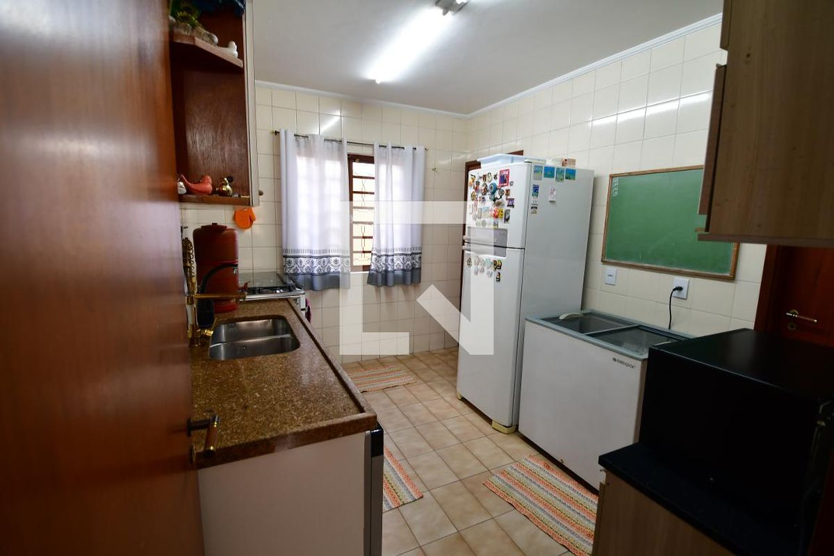 Casa à Venda - Jardim Chapadão, 3 Quartos,  183 m2 em , Campinas - sp | SoloBR
