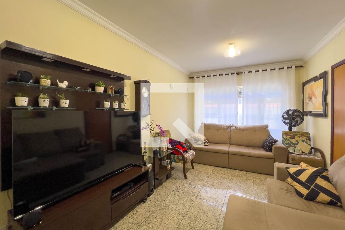 Casa, 3 quartos, 200 m² - Foto 2