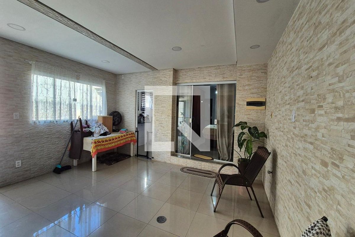 Casa à Venda - Jardim do Lago, 4 Quartos,  400 m2 em , Campinas - sp | SoloBR
