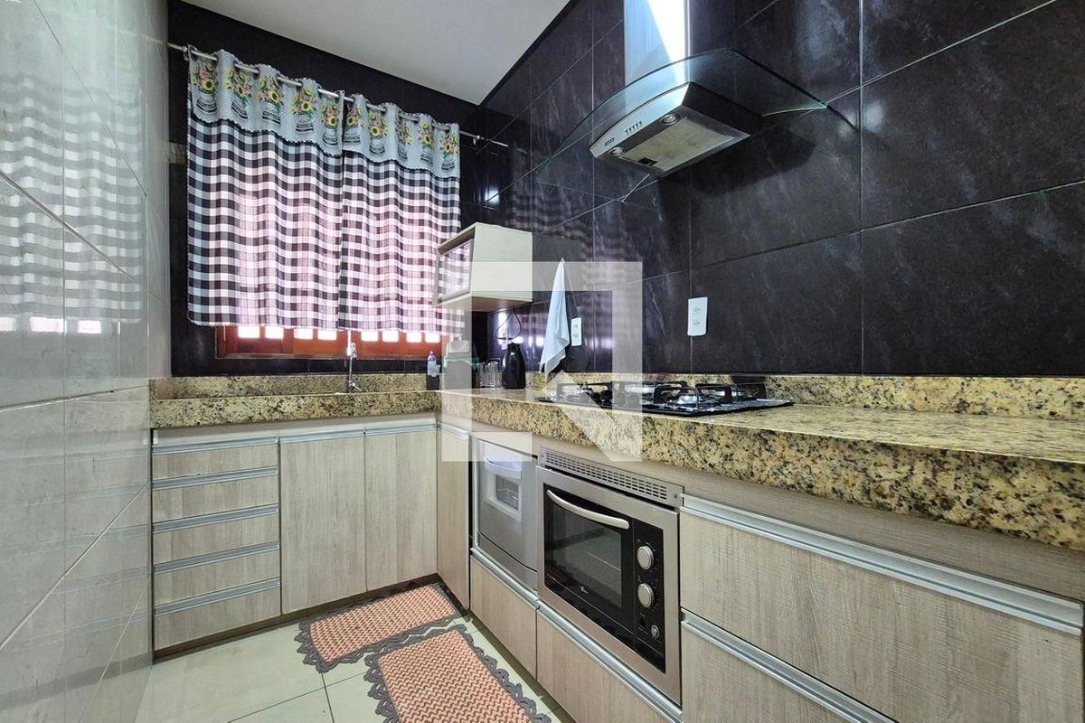 Casa à Venda - Jardim do Lago, 4 Quartos,  400 m2 em , Campinas - sp | SoloBR