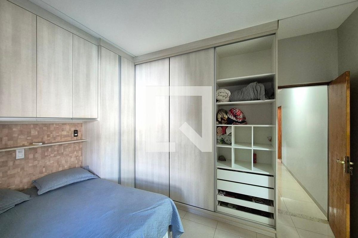 Casa à Venda - Jardim do Lago, 4 Quartos,  400 m2 em , Campinas - sp | SoloBR